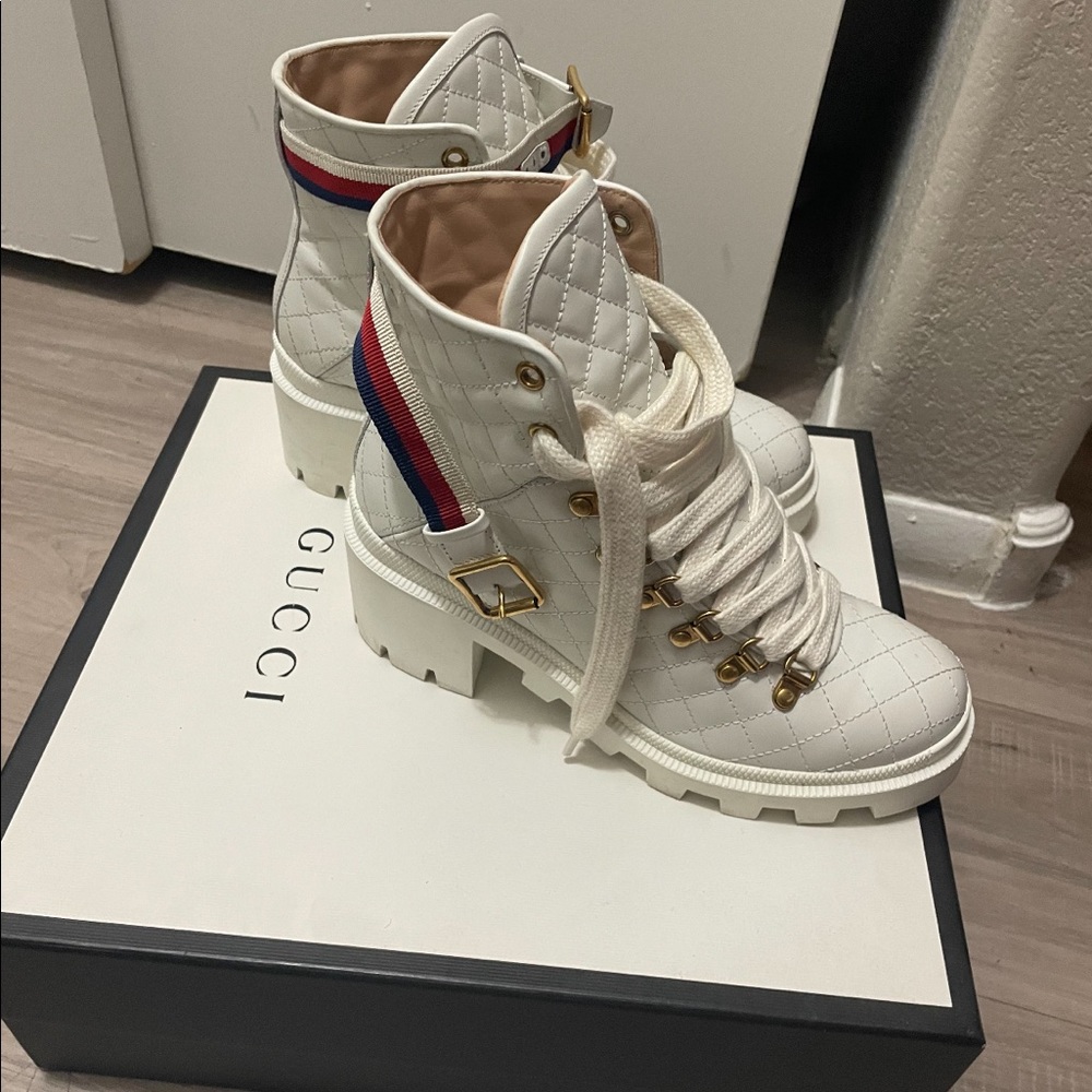 WOMENS Gucci Boot, a different and unique style! Work once like new